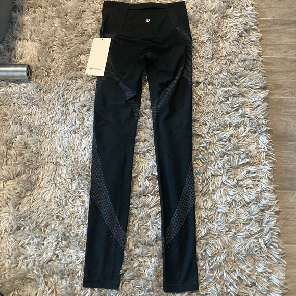 💕EUC! Lululemon leggings 4 - Picture 4 of 9